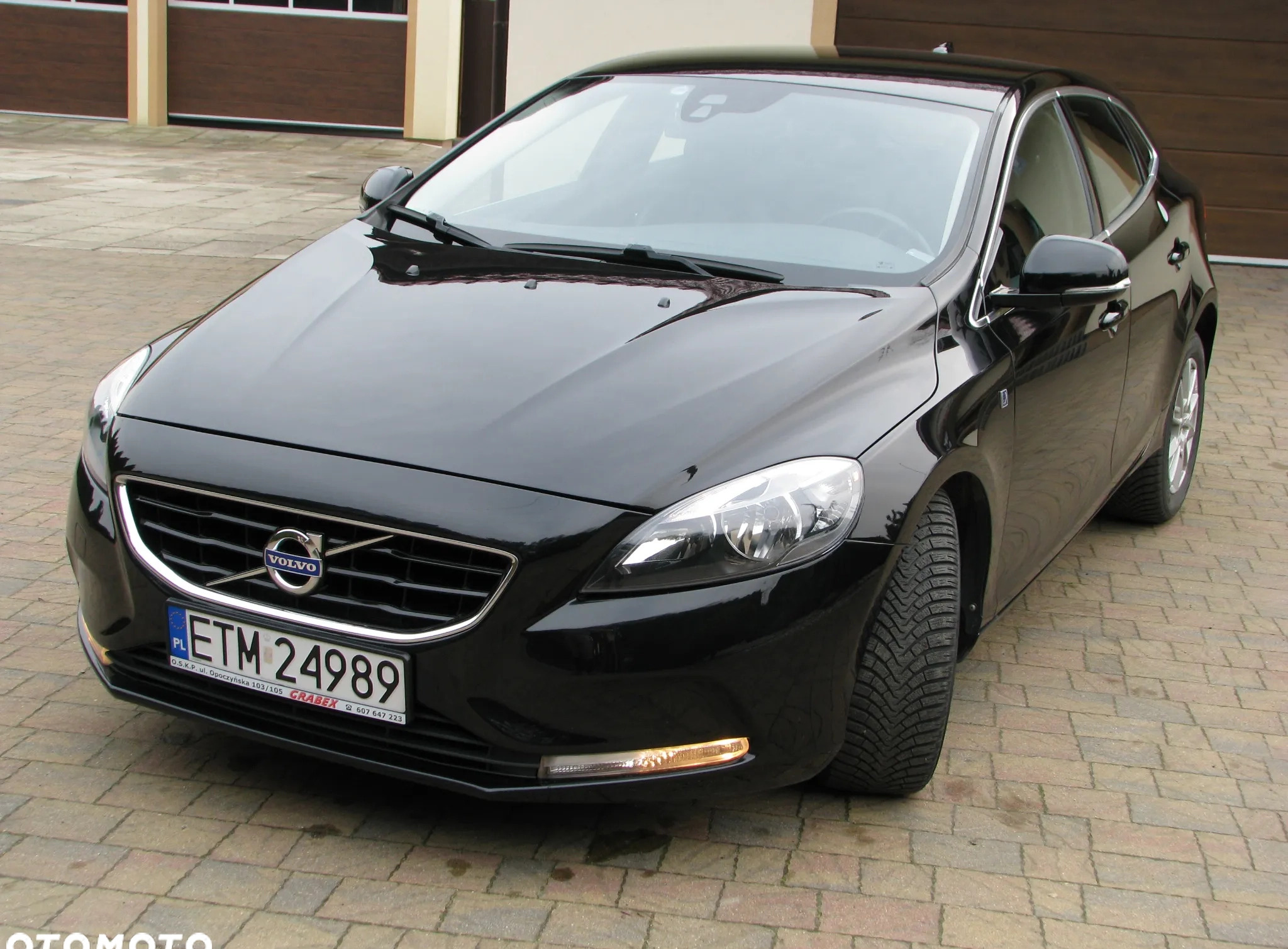 Volvo V40 cena 59900 przebieg: 110000, rok produkcji 2016 z Piotrków Trybunalski małe 301
